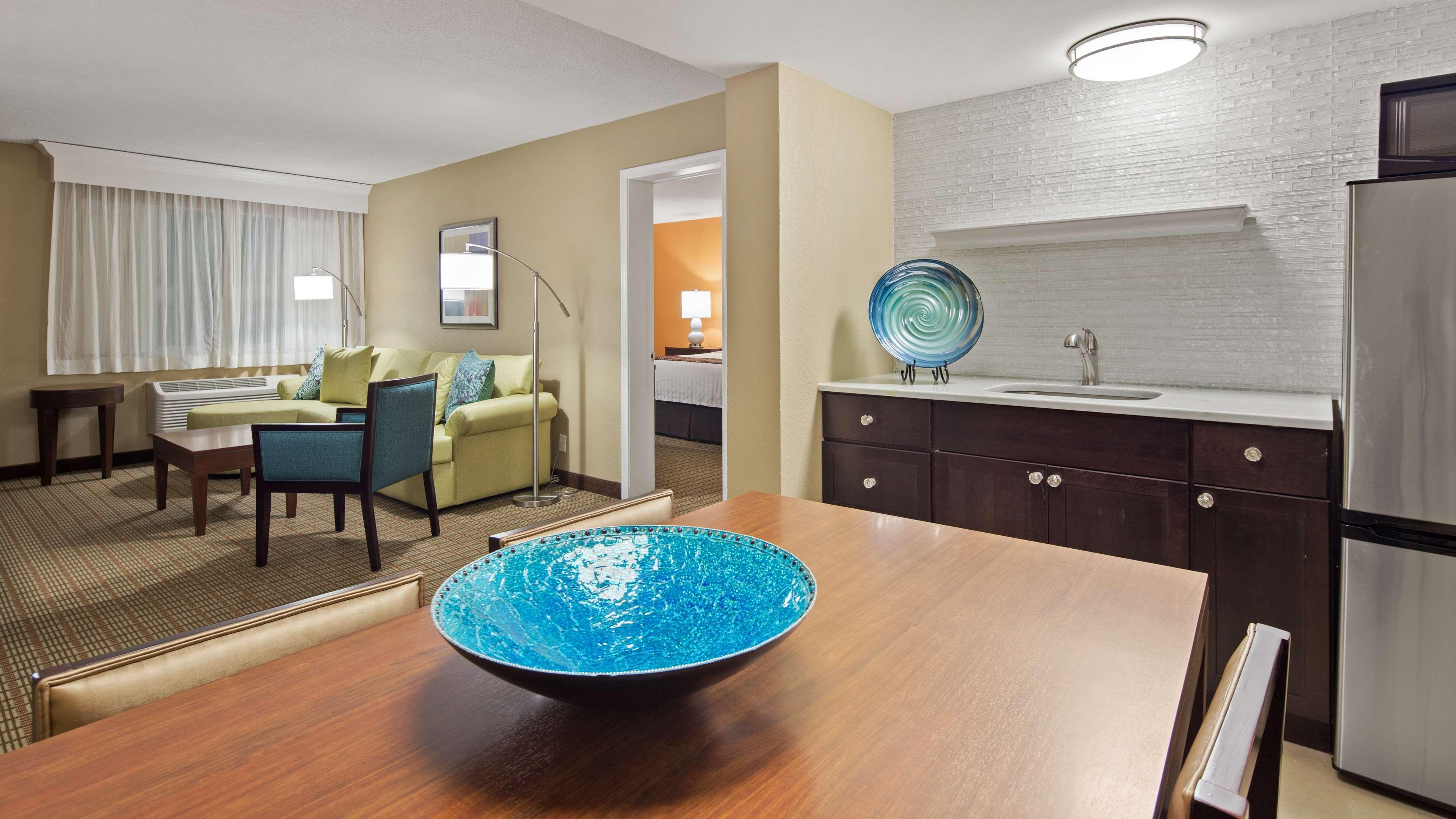 Best Western Palm Beach Lakes West Palm Beach Exterior photo
