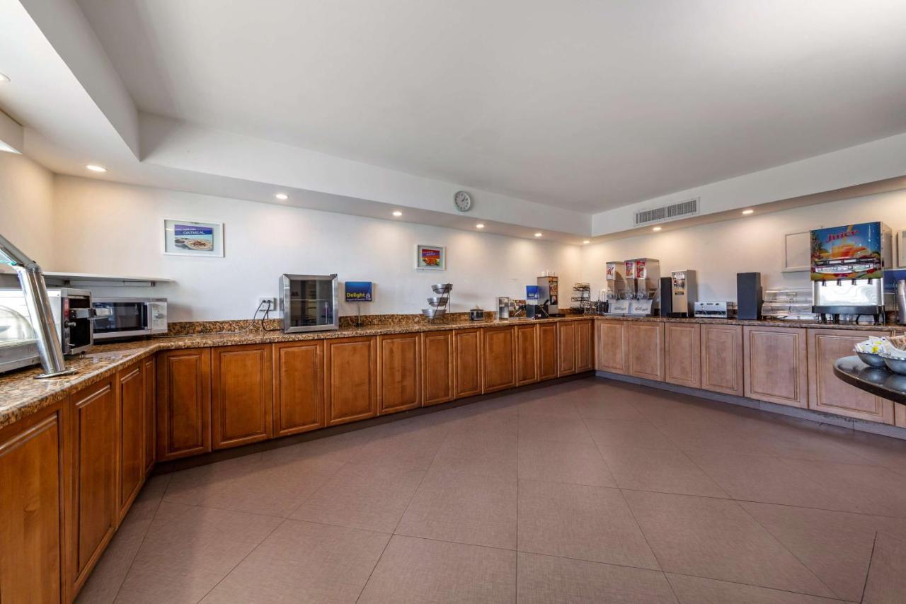 Best Western Palm Beach Lakes West Palm Beach Exterior photo