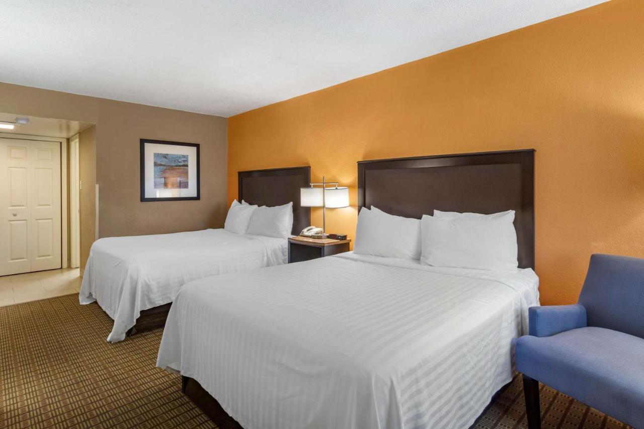 Best Western Palm Beach Lakes West Palm Beach Exterior photo